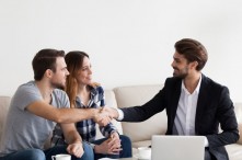 Top Quà Tặng Cho Nhân Viên Bất Động Sản Giúp Tăng Động Lực Làm Việc