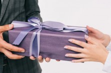 List ý tưởng quà tặng khách hàng thân thiết ý nghĩa tạo ấn tượng khó quên