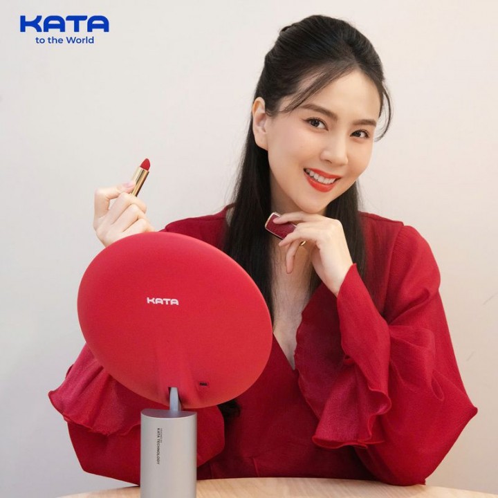 MC Mai Ngọc sử dụng gương KATA