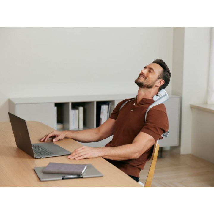 máy massage cổ skg h7 max có dây đai thoải mái