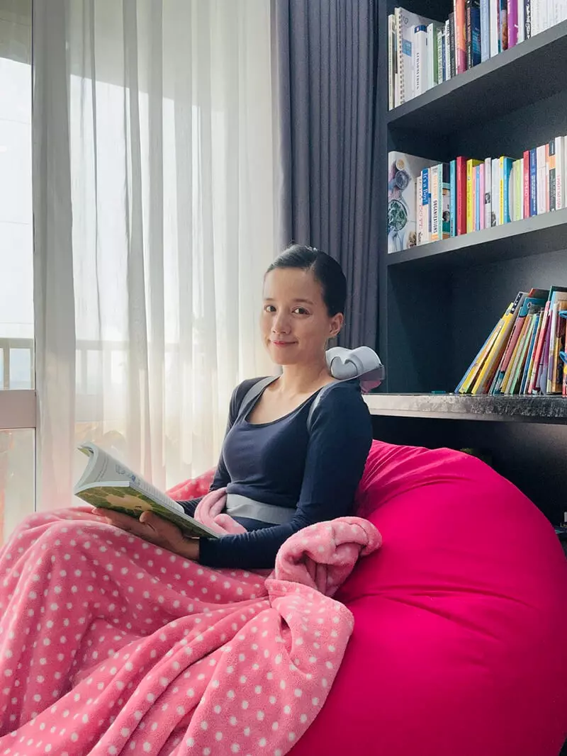  Người nổi tiếng sử dụng máy massage cổ SKG H7 