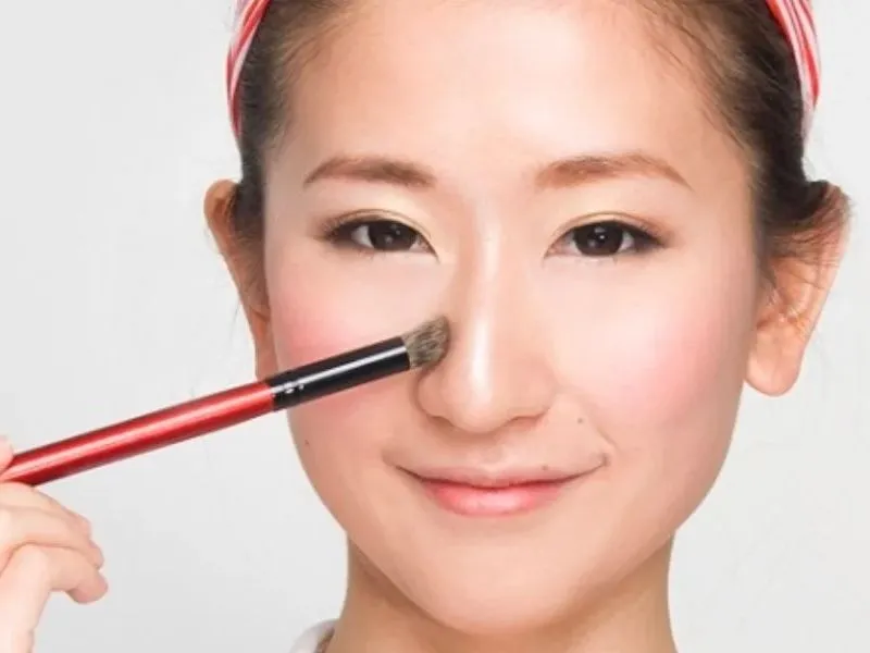 Trang điểm dáng mũi cao là xu hướng được nhiều chị em theo đuổi