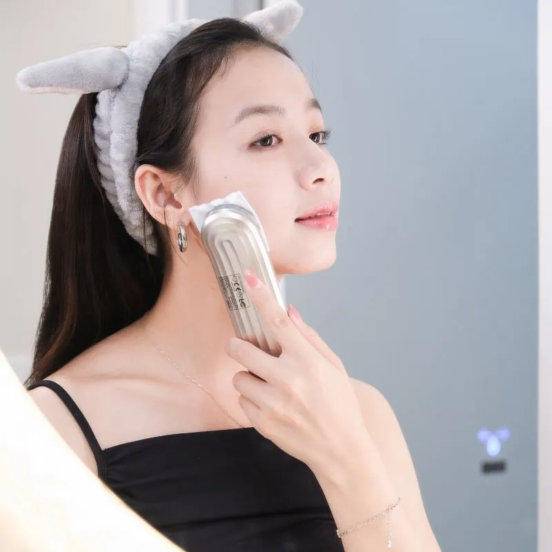 Dùng KATA Miro S2 để làm sạch da