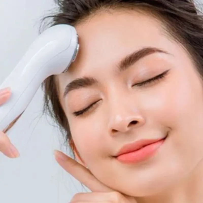 Chăm sóc da bằng máy điện di cá nhân