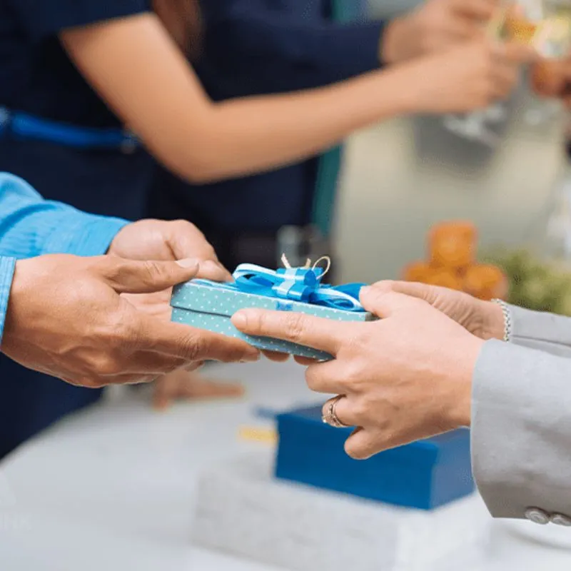 Xu hướng lựa chọn quà tặng cho nhân viên ngân hàng hiện nay