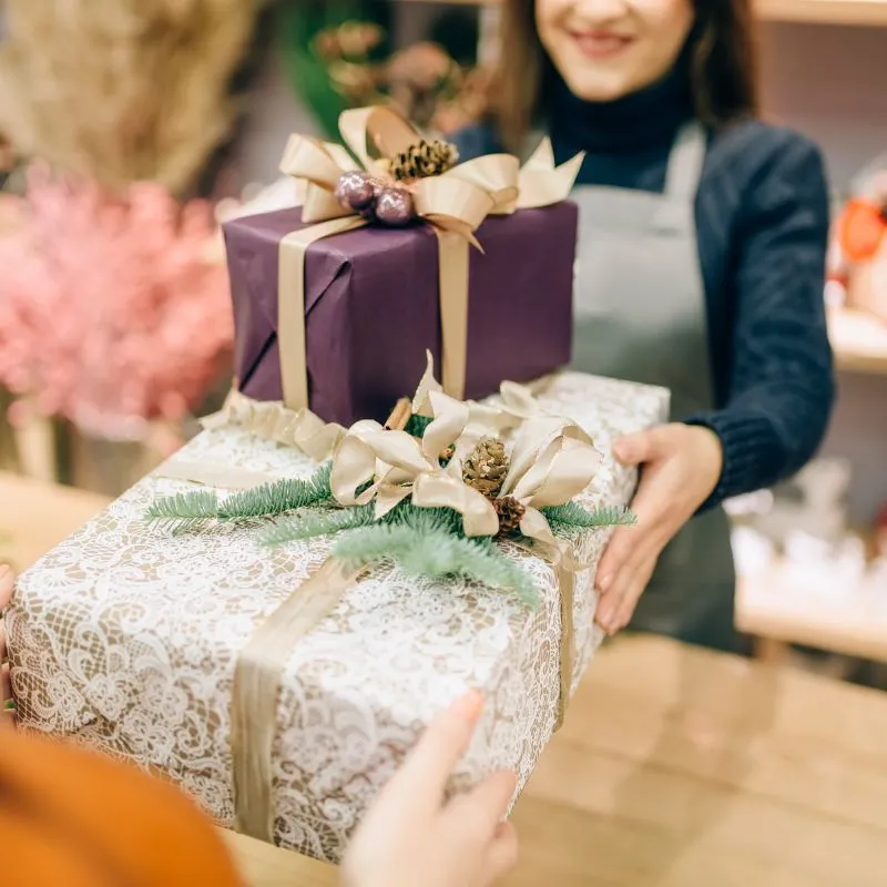 Ngày chào đón khách hàng mới