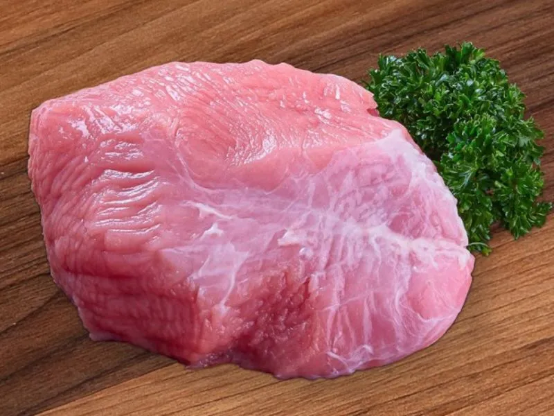 100g thịt nạc heo bao nhiêu calo? Ăn kiêng với thịt nạc heo có được không?