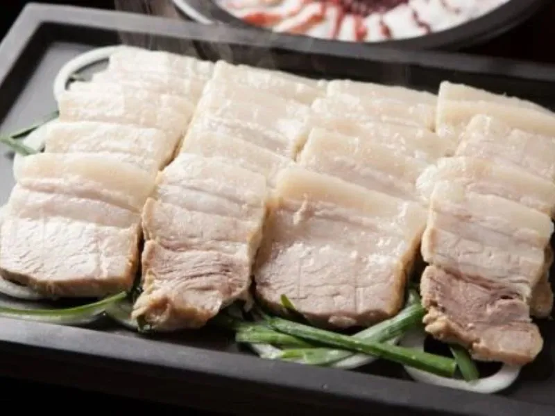 Sử dụng thịt nạc, hạn chế thịt mỡ và da