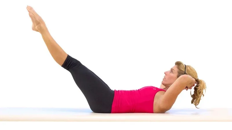 Các bài tập chân tại nhà cho nữ - Cụm bài tập nâng chân Leg Lift