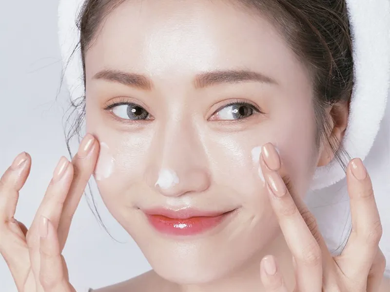  Cần đảm bảo đủ độ ẩm cho làn da trước makeup 