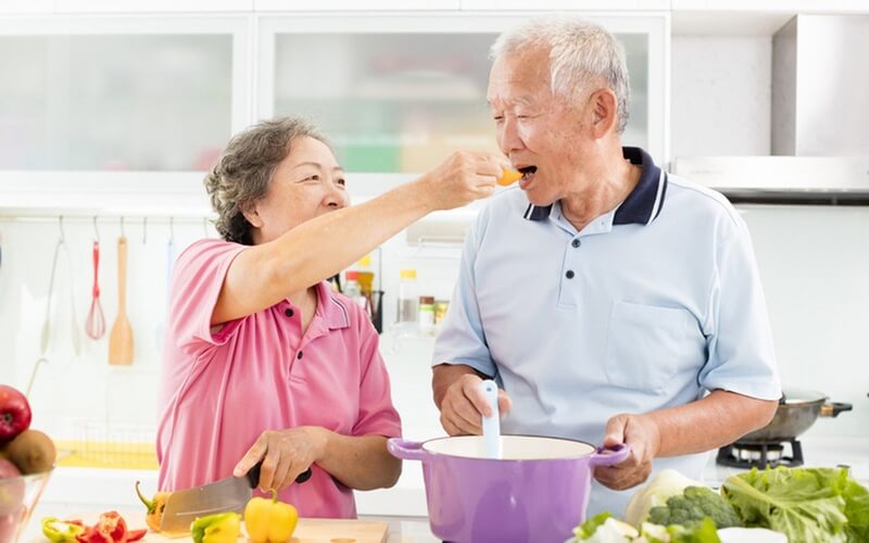 Gợi ý một số cách trị mất ngủ cho người già tại nhà