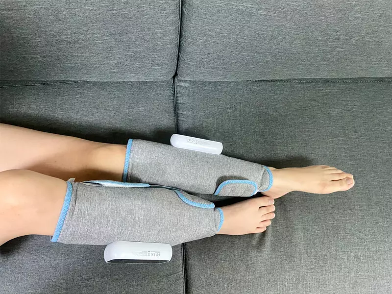 Máy massage chân có 2 loại: Massage bàn chân và massage bắp chân.